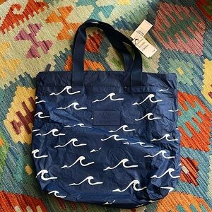 Aloha Day Tripper Tote NWT